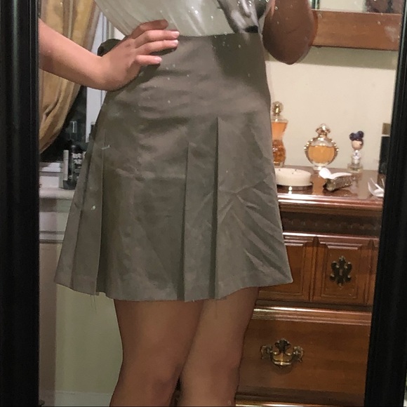 A-line Olive Pleated Mini Skirt with a Bow - Picture 3 of 6